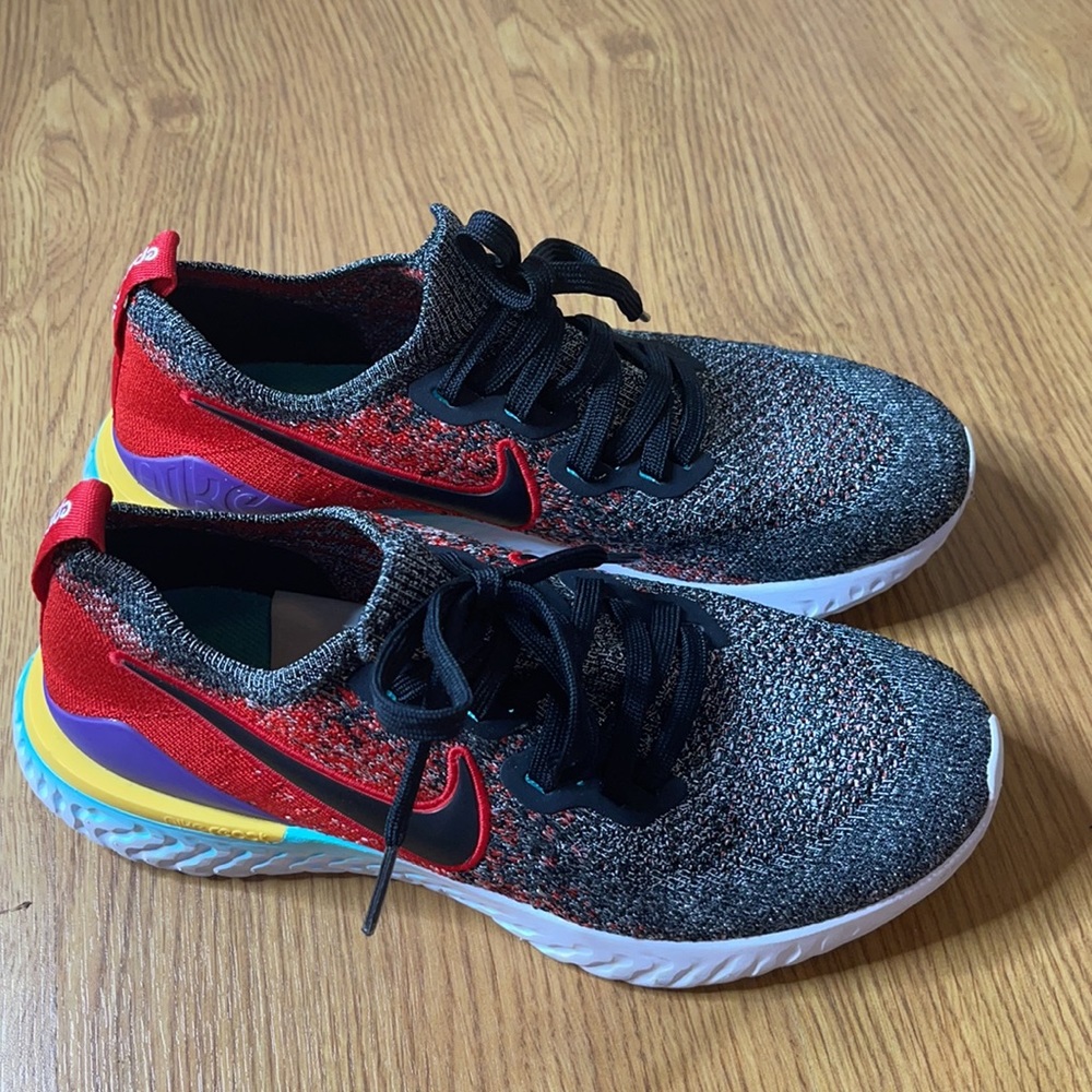 Nike Epic React Flyknit 2 Running Shoe Gray, Red - Picture 4 of 9